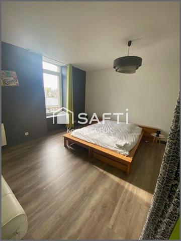 Maison de caractere en pierres de pays, plein centre du guilvinec