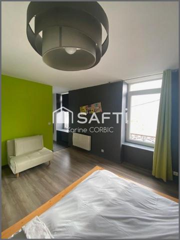 Maison de caractere en pierres de pays, plein centre du guilvinec