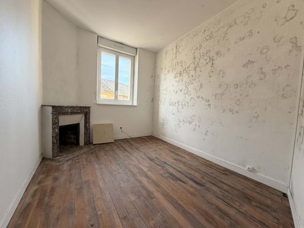 Immeuble 261 m² à Bruyères-et-Montbérault 02860