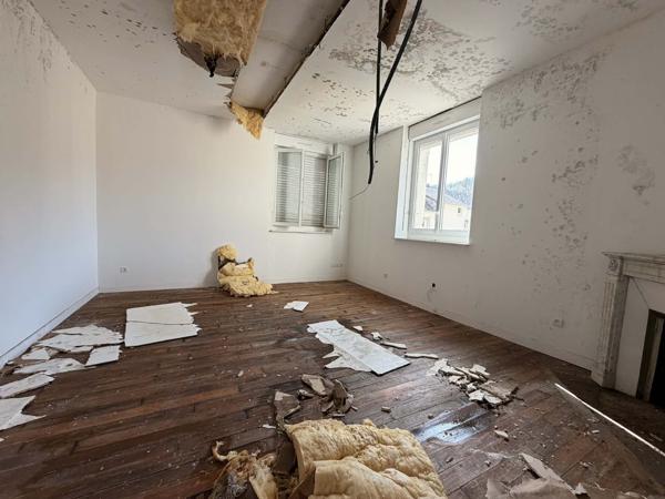 Immeuble 261 m² à Bruyères-et-Montbérault 02860
