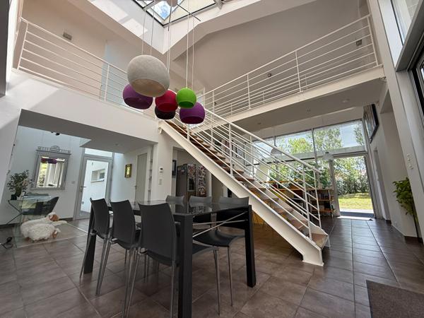 MAISON ARCHITECTE AVEC PISCINE ET GARAGE