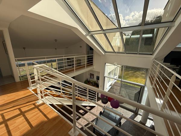 MAISON ARCHITECTE AVEC PISCINE ET GARAGE