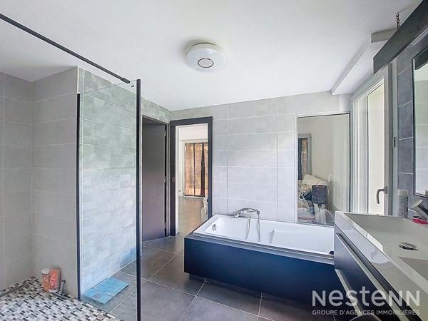 Maison Sainte Luce Sur Loire 8 pièce(s) 283 m2