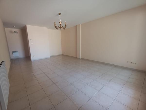 Frontignan (centre ville) Appartement T4 de 76M² avec terrasse et garage