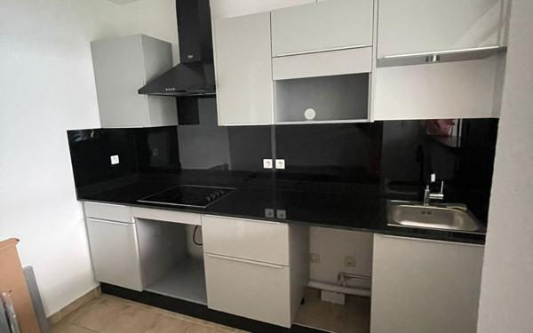 Appartement à louer    3 pièces •  Petit-Bourg