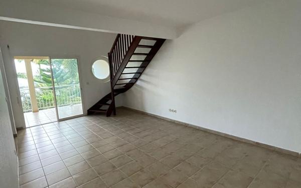 Appartement à louer    3 pièces •  Petit-Bourg