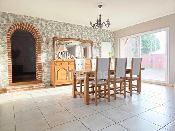 À VENDRE MAISON DE CARACTÈRE 7 pièces de 176 m² à FRIAUCOURT (80)