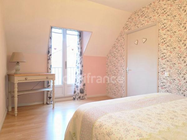 À VENDRE MAISON DE CARACTÈRE 7 pièces de 176 m² à FRIAUCOURT (80)