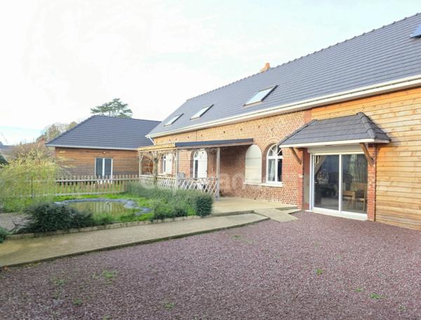 À VENDRE MAISON DE CARACTÈRE 7 pièces de 176 m² à FRIAUCOURT (80)