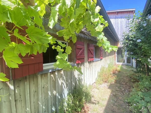 LA TESTE DE BUCH Centre ! Maison 4P de 126 m2, annexe 10 m2, jardin, 2 terrasses, carport !