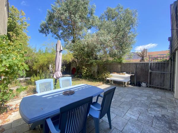 LA TESTE DE BUCH Centre ! Maison 4P de 126 m2, annexe 10 m2, jardin, 2 terrasses, carport !