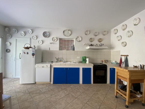 LA TESTE DE BUCH Centre ! Maison 4P de 126 m2, annexe 10 m2, jardin, 2 terrasses, carport !