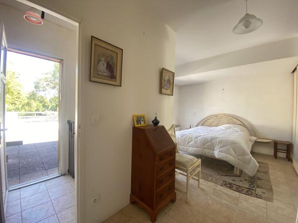 LA TESTE DE BUCH Centre ! Maison 4P de 126 m2, annexe 10 m2, jardin, 2 terrasses, carport !