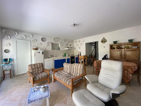 LA TESTE DE BUCH Centre ! Maison 4P de 126 m2, annexe 10 m2, jardin, 2 terrasses, carport !