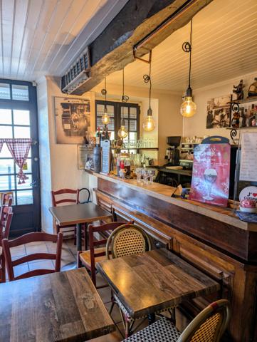 Fonds de commerce
                                                                                                                                                                                                                                                                                                                                                                                                                                            154  m²