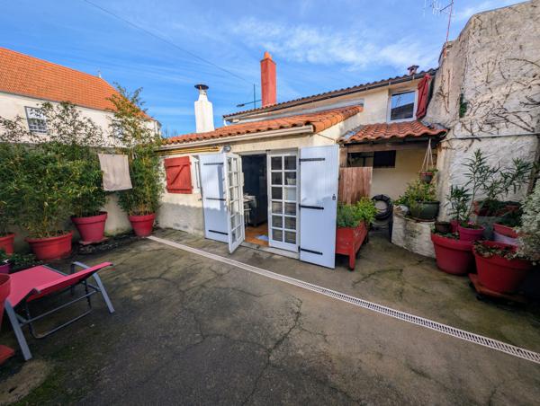 Fonds de commerce
                                                                                                                                                                                                                                                                                                                                                                                                                                            154  m²