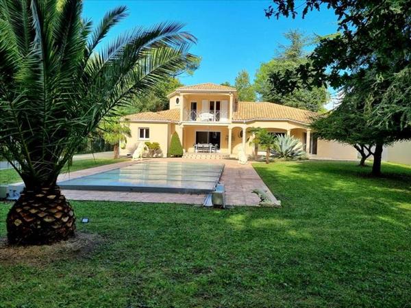 Maison à vendre |  La Tremblade |  9 pièces | 265 m²