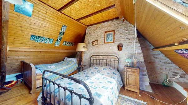 Maison ancienne - Montignac-lascaux En Périgord Noir, maison en pierre de 180 m² avec jardin au Lardin-Saint-Lazare.