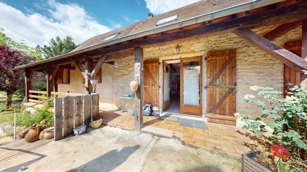Maison ancienne - Montignac-lascaux En Périgord Noir, maison en pierre de 180 m² avec jardin au Lardin-Saint-Lazare.