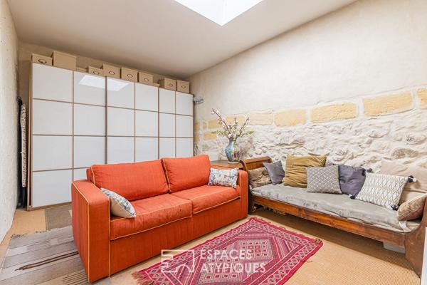 Maison en pierre avec piscine et dépendance