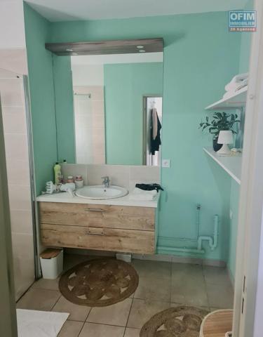 A vendre bel appartement T3 (investissement locatif) de 79m2 avec parking Résidence Kaloupilé à Beauséjour