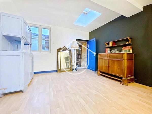 BORDEAUX - Grand appartement T3 en pierre