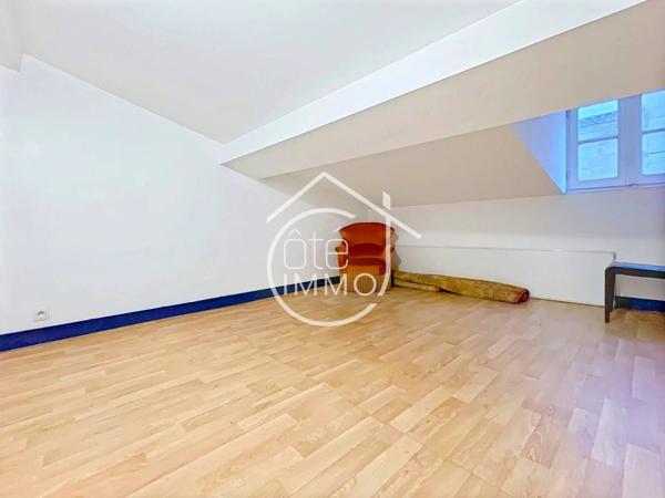 BORDEAUX - Grand appartement T3 en pierre
