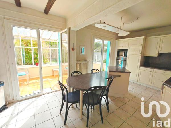 House for sale 8 rooms 204 m² Villemoisson-sur-Orge