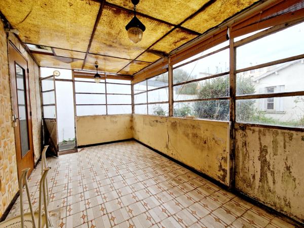 La Rochelle (17000) Échoppe de caractère à rénover – Fort potentiel à La Rochelle quartier Trompette