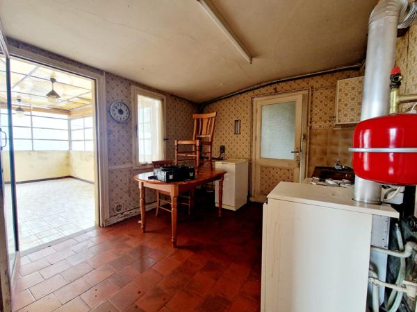 La Rochelle (17000) Échoppe de caractère à rénover – Fort potentiel à La Rochelle quartier Trompette