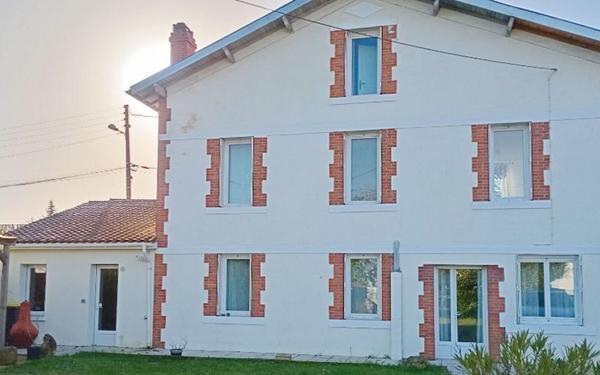 Maison à vendre    6 pièces •  Angoulême