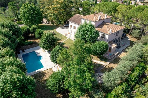 Immobilier Flayosc (83780) – Propriété 420m2 – 799 000 €