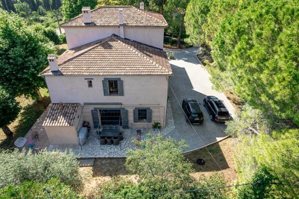 Immobilier Flayosc (83780) – Propriété 420m2 – 799 000 €