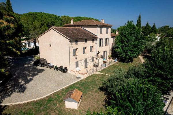 Immobilier Flayosc (83780) – Propriété 420m2 – 799 000 €