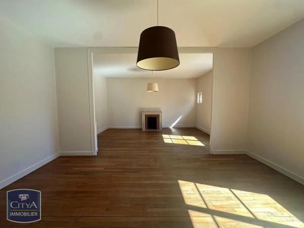 Appartement à louer 3 pièces 102.7m²