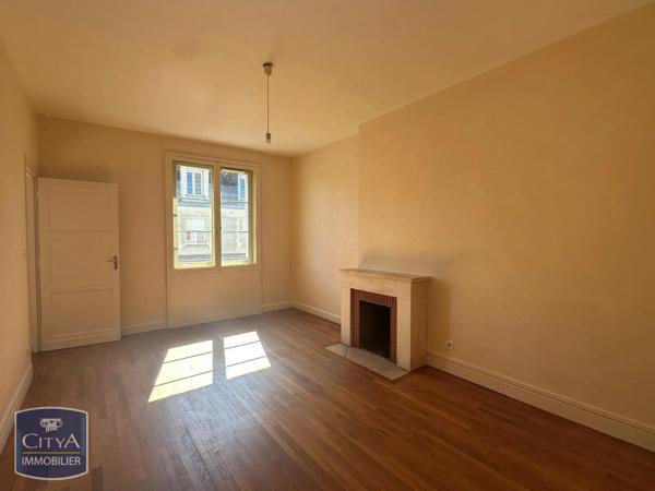 Appartement à louer 3 pièces 102.7m²