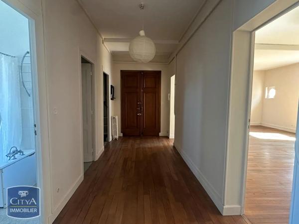 Appartement à louer 3 pièces 102.7m²
