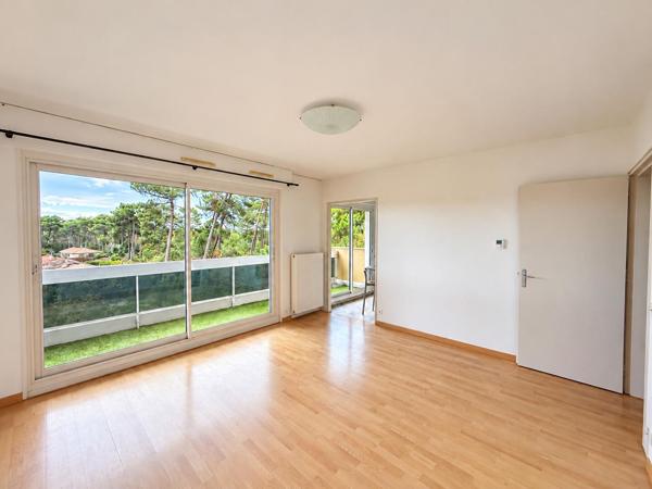 Appartement 2 pièces avec grand balcon, DPE C, vue dégagée sur les pins , parking à Pessac - Cap de Bos