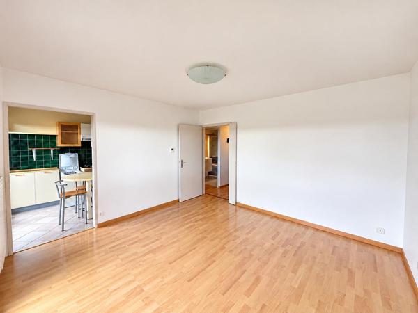 Appartement 2 pièces avec grand balcon, DPE C, vue dégagée sur les pins , parking à Pessac - Cap de Bos
