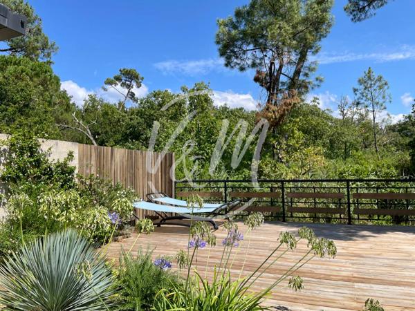 A VENDRE Villa TAUSSAT! Maison de ville 110m² rénovée en 2020 avec 3 chambres et terrasse au calme proche plage et port de Taussat LANTON TAUSSAT