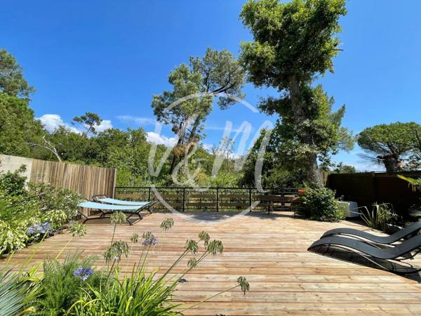 A VENDRE Villa TAUSSAT! Maison de ville 110m² rénovée en 2020 avec 3 chambres et terrasse au calme proche plage et port de Taussat LANTON TAUSSAT