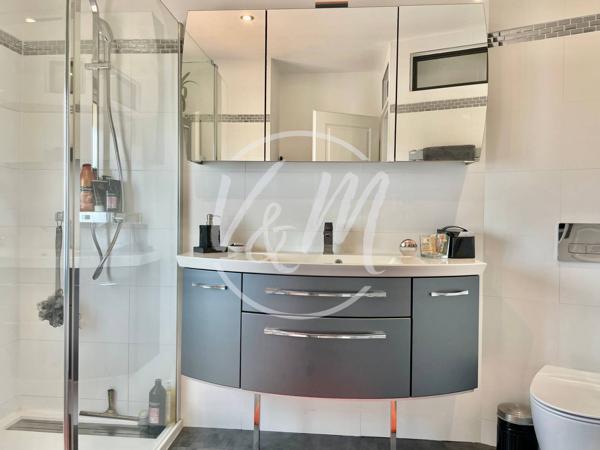 A VENDRE Villa TAUSSAT! Maison de ville 110m² rénovée en 2020 avec 3 chambres et terrasse au calme proche plage et port de Taussat LANTON TAUSSAT