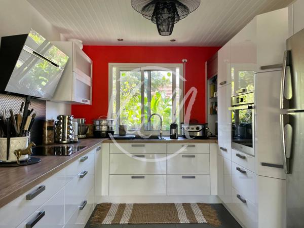 A VENDRE Villa TAUSSAT! Maison de ville 110m² rénovée en 2020 avec 3 chambres et terrasse au calme proche plage et port de Taussat LANTON TAUSSAT