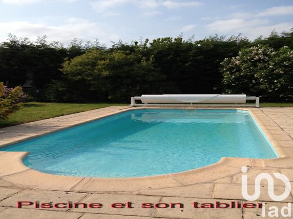 Maison à vendre 12 pièces 630 m² Rue