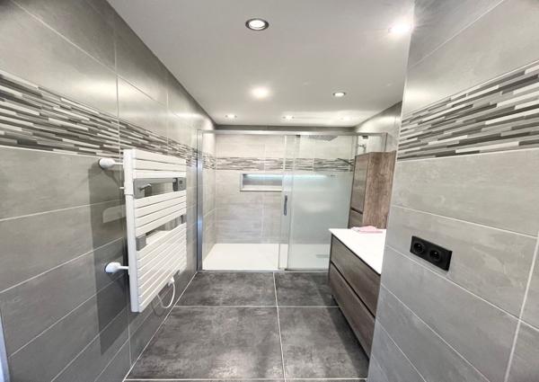 Annexe + parking + appartement