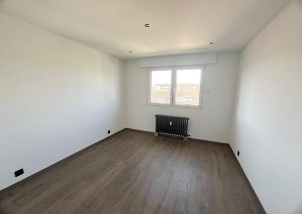 Annexe + parking + appartement