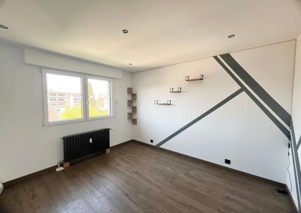 Annexe + parking + appartement