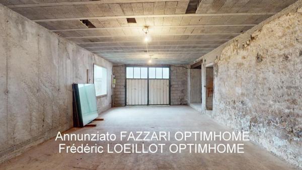 À VENDRE en exclusivité, proche de la Belgique et du Luxembourg, une maison individuelle à terminer sur grand sous-sol avec terrain de 1863 m², Vue panoramique sur la verdure !