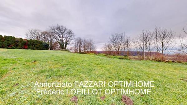 À VENDRE en exclusivité, proche de la Belgique et du Luxembourg, une maison individuelle à terminer sur grand sous-sol avec terrain de 1863 m², Vue panoramique sur la verdure !