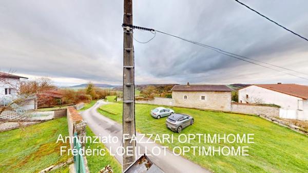 À VENDRE en exclusivité, proche de la Belgique et du Luxembourg, une maison individuelle à terminer sur grand sous-sol avec terrain de 1863 m², Vue panoramique sur la verdure !